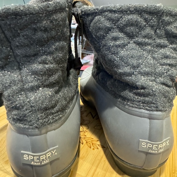Sperry waterproof duck boot with flannel top. - Picture 4 of 4